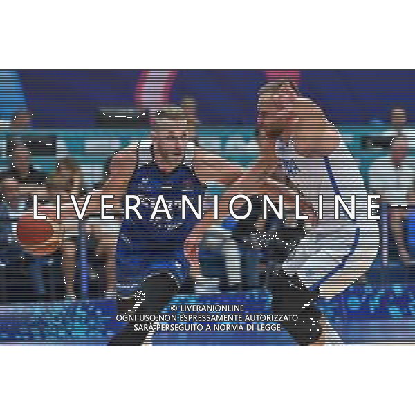 © TVRG Siim-Sander Vene (Estonia) e Stefano Tonut (Italia) Italia vs Estonia Assago (MI) 02-09-2022 Forum di Assago FIBA EuroBasket 2022 Milano - Day 1 foto Roberto Garavaglia/ag. Aldo Liverani sas/AGENZIA ALDO LIVERANI SAS