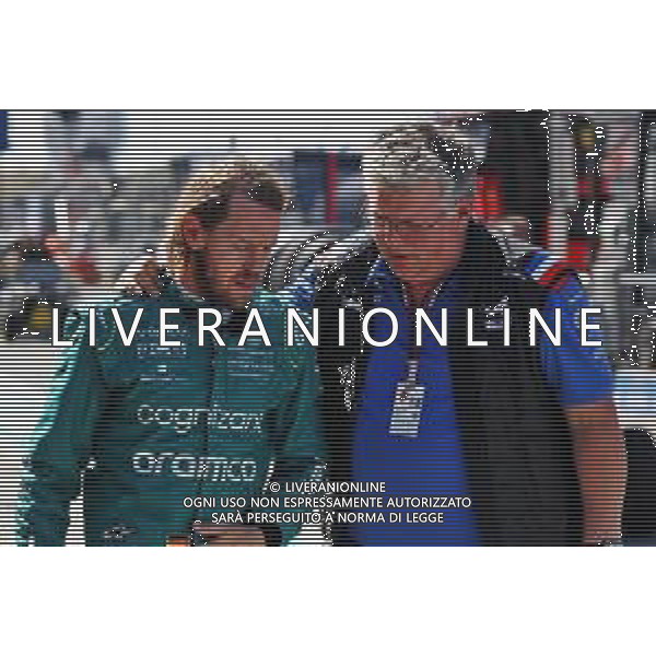 (L to R): Sebastian Vettel (GER) Aston Martin F1 Team with Otmar Szafnauer (USA) Alpine F1 Team, Team Principal. 03.09.2022. Formula 1 World Championship, Rd 14, Dutch Grand Prix, Zandvoort, Netherlands, Qualifying Day. - www.xpbimages.com, EMail: requests@xpbimages.com © Copyright: Bearne / XPB Images/AGENZIA ALDO LIVERANI SAS - ITALY ONLY EDITORIAL USE ONLY