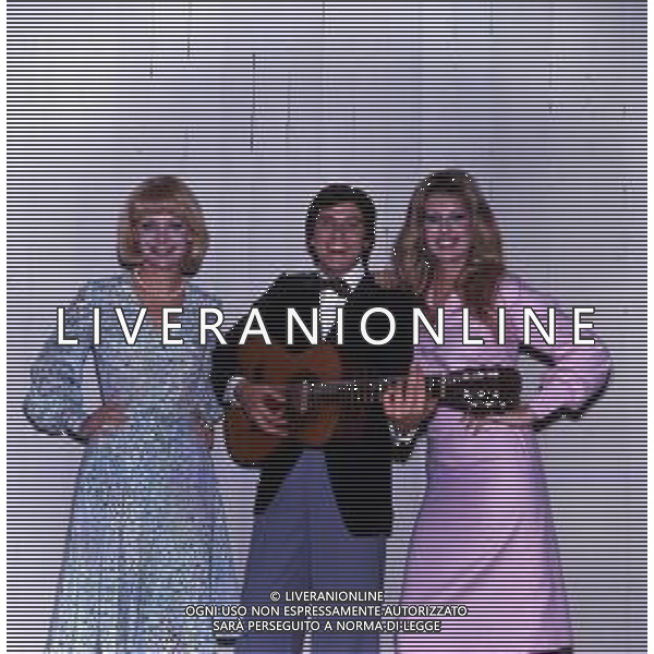 GIANNI MORANDI, cantante e attore italiano - RETROSPETTIVA nella foto con Anna Maria Rizzoli e Ingrid Schoeller nel 1975 ©ARCHIVIO / AGENZIA ALDO LIVERANI SAS
