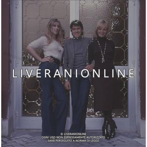 GIANNI MORANDI, cantante e attore italiano - RETROSPETTIVA nella foto con Anna Maria Rizzoli e Ingrid Schoeller nel 1975 ©ARCHIVIO / AGENZIA ALDO LIVERANI SAS