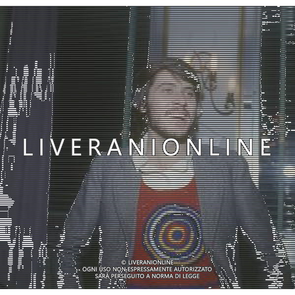 RETROSPETTIVA GIANNI MORANDI CANTANTE NELLA FOTO GIANNI MORANDI A MILANO IN TERRAZZA MARTINI NELL\'ANNO 1981 AG ALDO LIVERANI SAS