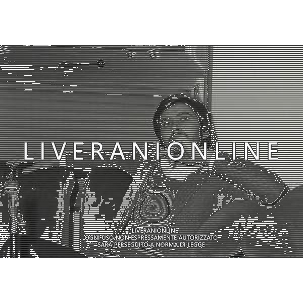 RETROSPETTIVA GIANNI MORANDI CANTANTE NELLA FOTO GIANNI MORANDI A MILANO TERRAZZA MARTINI NELL\'ANNO 1981 AG ALDO LIVERANI SAS