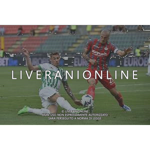 © TVRG Andrea Pinamonti (Sassuolo) e Vlad Chiriches (Cremonese) Cremonese vs Sassuolo Campionato Calcio Serie A TIM 04-09-2022 ©Roberto Garavaglia/AGENZIA ALDO LIVERANI SAS