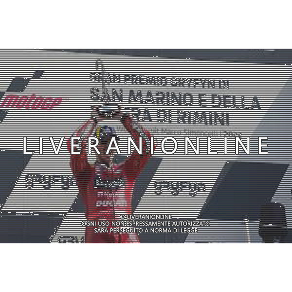 MOTOMONDIALE 2022 - GRAN PREMIO GRYFYN DI SAN MARINO E DELLA RIVIERA DI RIMINI 04/09/2022 nella foto: Francesco Bagnaia of Italy and Ducati Lenovo Team sul podio ©Claudio Zamagni/Agenzia Aldo Liverani /AGENZIA ALDO LIVERANI SAS