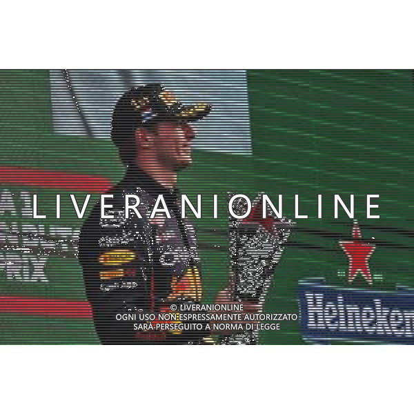 Race winner Max Verstappen (NLD) Red Bull Racing celebrates on the podium. 04.09.2022. Formula 1 World Championship, Rd 14, Dutch Grand Prix, Zandvoort, Netherlands, Race Day. - www.xpbimages.com, EMail: requests@xpbimages.com © Copyright: Bearne / XPB Images/AGENZIA ALDO LIVERANI SAS - ITALY ONLY EDITORIAL USE ONLY