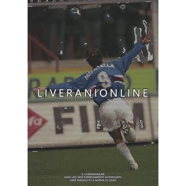 22-12-1996 GENOVA CAMPIONATO DI CALCIO SERIE A SAMPDORIA-VICENZA 2-1 NELLA FOTO VINCENZO MONTELLA ESULTANZA DOPO IL GOAL AG ALDO LIVERANI SAS