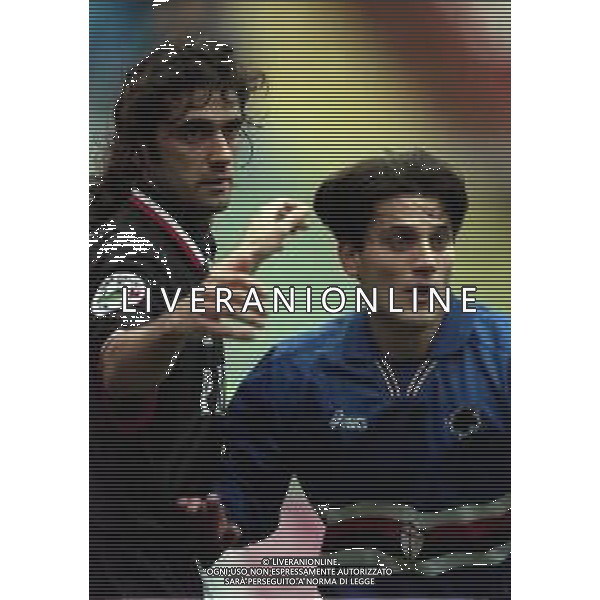 22-12-1996 GENOVA CAMPIONATO DI CALCIO SERIE A SAMPDORIA-VICENZA 2-1 NELLA FOTO FABIO VIVIANI E VINCENZO MONTELLA AG ALDO LIVERANI SAS
