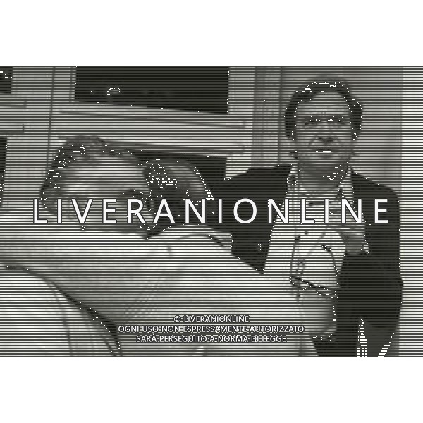 RETROSPETTIVA UGO TOGNAZZI ATTORE NELLA FOTO UGO TOGNAZZI SUL SET DEL FILM “SPLENDORI E MISERIE DI MADAME ROYALE“NELL\'ANNO 1970  AG ALDO LIVERANI SAS 