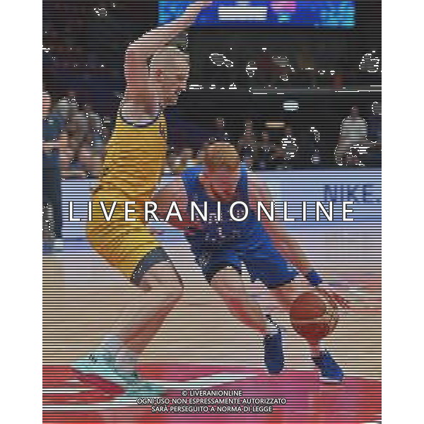 © TVRG Bogdan Bliznyuk (Ucraina) e Nico Mannion (Italia) Ucraina vs Italia Assago (MI) 05-09-2022 Forum di Assago FIBA EuroBasket 2022 Milano - Day 3 foto Roberto Garavaglia/ag. Aldo Liverani sas/AGENZIA ALDO LIVERANI SAS