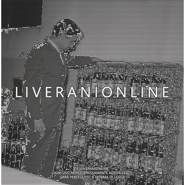 1967 BERTINORO CANTINA VINICOLA DI GUIDO MUSSOLINI FIGLIO DI VITTORIO MUSSOLINI NELLA FOTO GUIDO MUSSOLINI NELLA SUA AZIENDA VINICOLA AG ALDO LIVERANI SAS