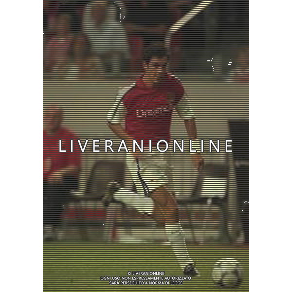 05-08-2000 AMSTERDAM -TORNEO INTERNAZIONALE DI CALCIO AJAX-ARSENAL 2-0 NELLA FOTO ROBERT PIRES AG ALDO LIVERANI SAS