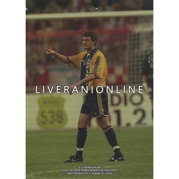 05-08-2000 AMSTERDAM -TORNEO INTERNAZIONALE DI CALCIO AJAX-ARSENAL 2-0 NELLA FOTO SHOTA ARVELADZE AG ALDO LIVERANI SAS