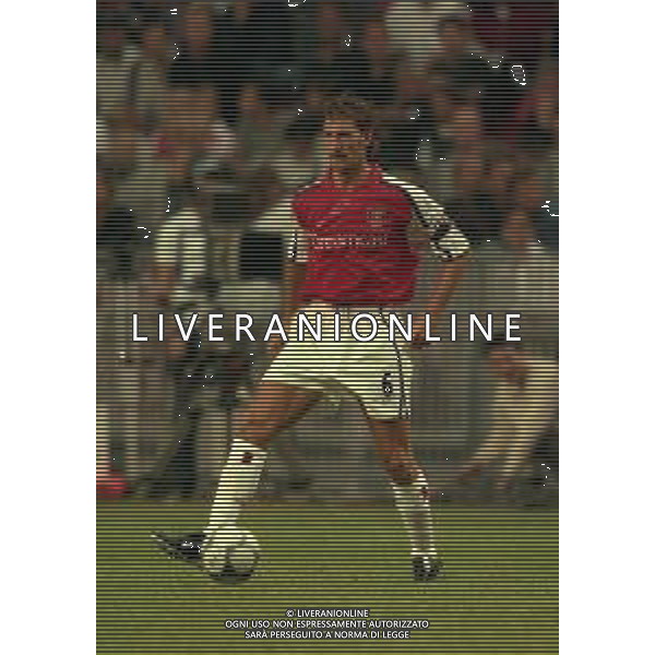 05-08-2000 AMSTERDAM -TORNEO INTERNAZIONALE DI CALCIO AJAX-ARSENAL 2-0 NELLA FOTO TONY ADAMS AG ALDO LIVERANI SAS