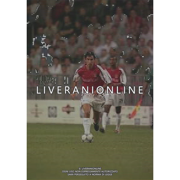 05-08-2000 AMSTERDAM -TORNEO INTERNAZIONALE DI CALCIO AJAX-ARSENAL 2-0 NELLA FOTO ROBERT PIRES AG ALDO LIVERANI SAS