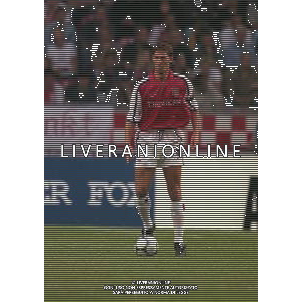 05-08-2000 AMSTERDAM -TORNEO INTERNAZIONALE DI CALCIO AJAX-ARSENAL 2-0 NELLA FOTO TONY ADAMS AG ALDO LIVERANI SAS