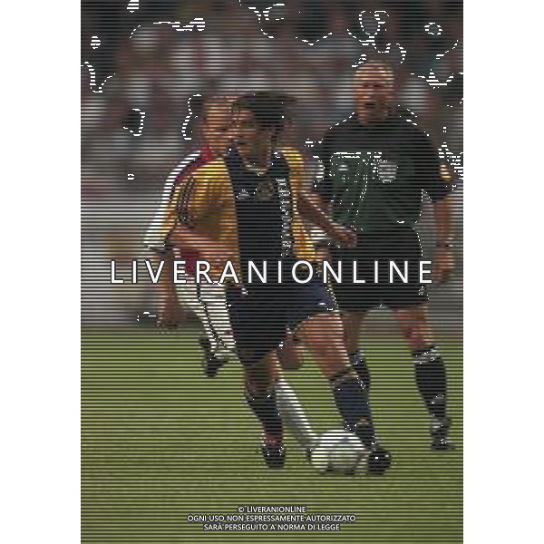 05-08-2000 AMSTERDAM -TORNEO INTERNAZIONALE DI CALCIO AJAX-ARSENAL 2-0 NELLA FOTO CHRISTIAN CHIVU AG ALDO LIVERANI SAS