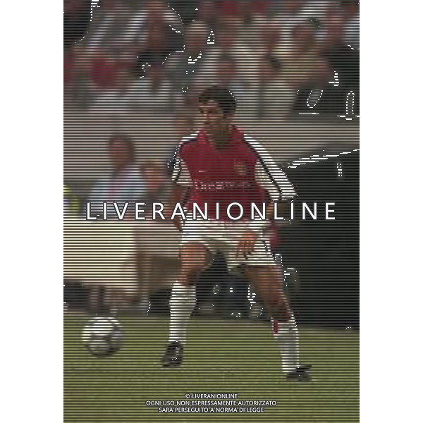 05-08-2000 AMSTERDAM -TORNEO INTERNAZIONALE DI CALCIO AJAX-ARSENAL 2-0 NELLA FOTO ROBERT PIRES AG ALDO LIVERANI SAS