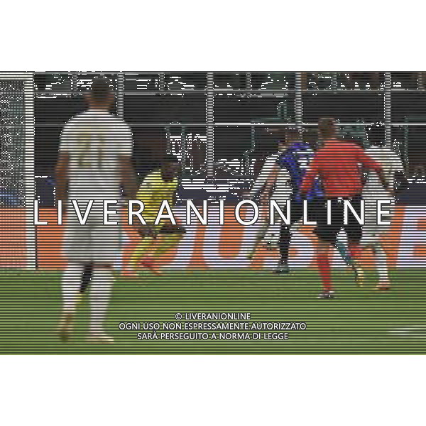 Leroy Sane\' (Bayern Monaco) salta Andre\' Onana (Inter) e segna il gol dell\'1 a 0 Inter vs Bayern Monaco Milano 07-09-2022 Stadio Giuseppe Meazza - San Siro UEFA Champions League fase a gironi gruppo C - 1a giornata foto Roberto Garavaglia/ag. Aldo Liverani sas /AGENZIA ALDO LIVERANI SAS