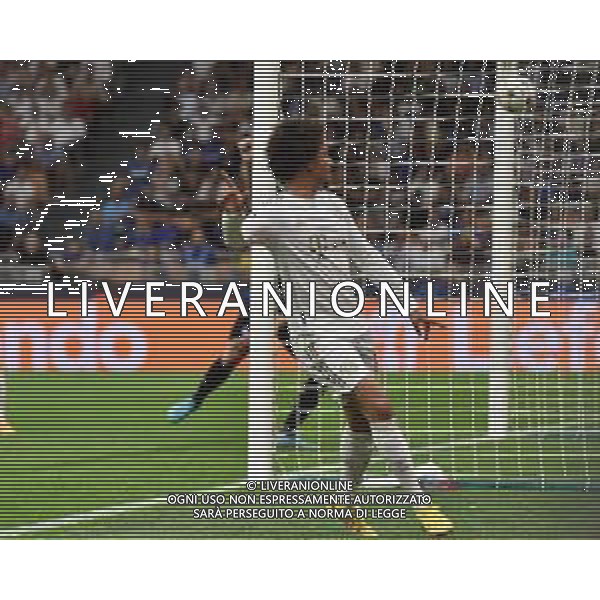 il tito di Leroy Sane\' (Bayern Monaco) viene deviato in porta da Danilo D\'Ambrosio (Inter) per il gol del 2 a 0 Inter vs Bayern Monaco Milano 07-09-2022 Stadio Giuseppe Meazza - San Siro UEFA Champions League fase a gironi gruppo C - 1a giornata foto Roberto Garavaglia/ag. Aldo Liverani sas /AGENZIA ALDO LIVERANI SAS