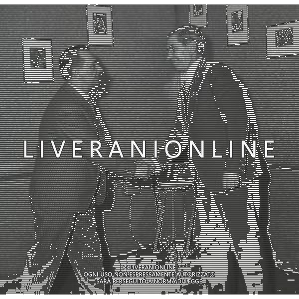 Lucky Luciano, all\'anagrafe Charles Luciano, nato Salvatore Lucania, è stato un mafioso italiano naturalizzato statunitense, legato alla cosiddetta "Cosa nostra statunitense" nella foto lucky luciano in italia con il giornalista renzo trionfera foto sandro vespasiani-ag aldo liverani sas