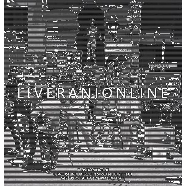 1959 ROMA MOSTRA DI PITTURA IN VIA MARGUTTA FOTO SANDRO VESPASIANI-AG ALDO LIVERANI SAS
