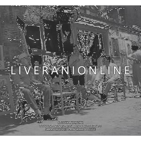 1959 ROMA MOSTRA DI PITTURA IN VIA MARGUTTA FOTO SANDRO VESPASIANI-AG ALDO LIVERANI SAS