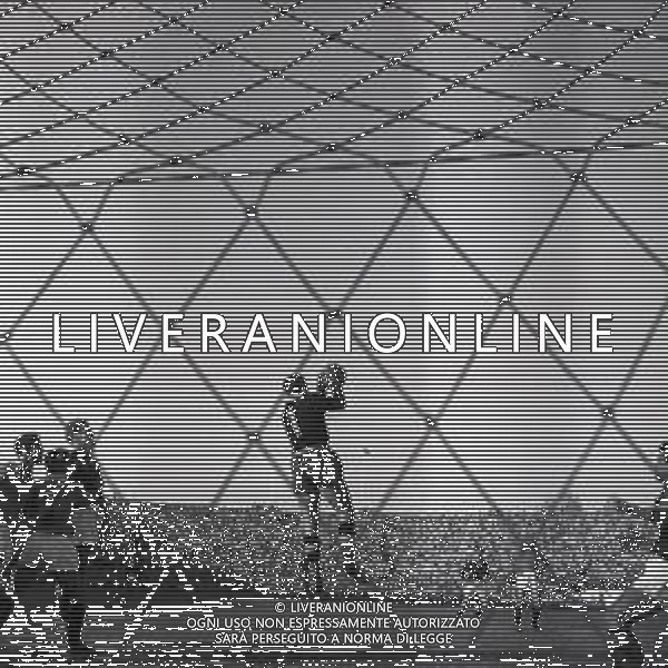 16-10-1949 ROMA STADIO NAZIONALE CAMPIONATO DI CALCIO SERIE A LAZIO-ROMA 3-1 NELLA FOTO AZIONE DI GIOCO AG ALDO LIVERANI SAS