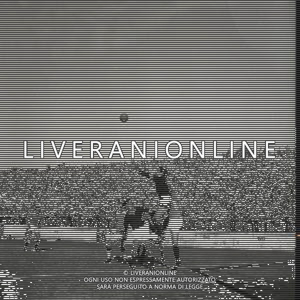 16-10-1949 ROMA STADIO NAZIONALE CAMPIONATO DI CALCIO SERIE A LAZIO-ROMA 3-1 NELLA FOTO AZIONE DI GIOCO AG ALDO LIVERANI SAS
