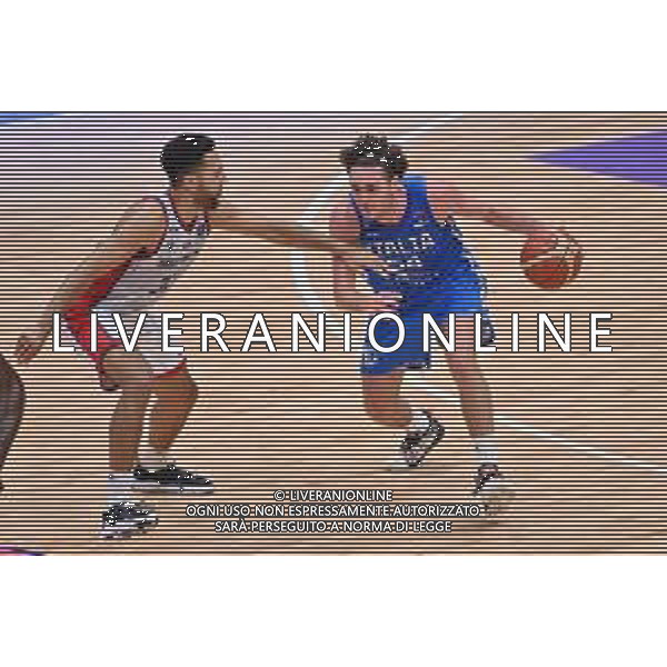 © TVRG Patrick Whelan (Gran Bretagna) e Alessandro Pajola (Italia) Gran Bretagna vs Italia Assago (MI) 08-09-2022 Forum di Assago FIBA EuroBasket 2022 Milano - gameday 5 foto Roberto Garavaglia/ag. Aldo Liverani sas/AGENZIA ALDO LIVERANI SAS