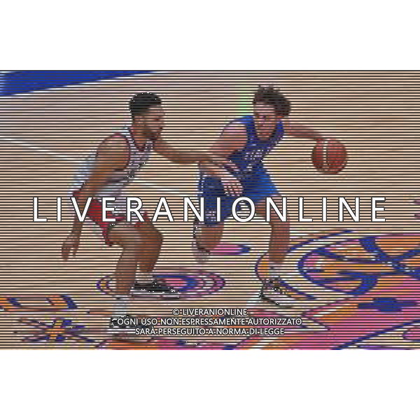 © TVRG Patrick Whelan (Gran Bretagna) e Alessandro Pajola (Italia) Gran Bretagna vs Italia Assago (MI) 08-09-2022 Forum di Assago FIBA EuroBasket 2022 Milano - gameday 5 foto Roberto Garavaglia/ag. Aldo Liverani sas/AGENZIA ALDO LIVERANI SAS