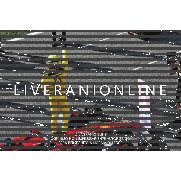 Charles Leclerc (MON) Ferrari celebrates his pole position in qualifying parc ferme. 10.09.2022. Formula 1 World Championship, Rd 16, Italian Grand Prix, Monza, Italy, Qualifying Day. - www.xpbimages.com, EMail: requests@xpbimages.com © Copyright: Coates / XPB Images / AGENZIA ALDO LIVERANI SAS - ITALY ONLY EDITORIAL USE ONLY