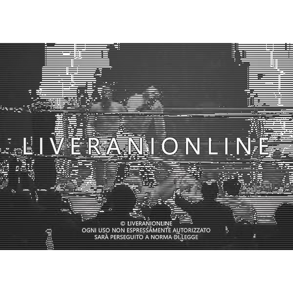 17-02-1974 INCONTRO DI BOXE BRUNO ARCARI-ANTONIO ORTIZ NELLA FOTO L\'INCONTRO DI BOXE TRA BRUNO ARCARI E ANTONIO ORTIZ AG ALDO LIVERANI SAS