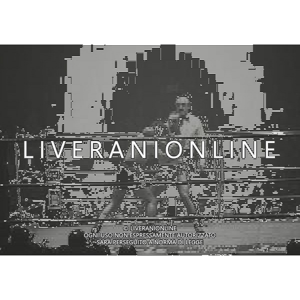 17-02-1974 INCONTRO DI BOXE BRUNO ARCARI-ANTONIO ORTIZ NELLA FOTO L\'INCONTRO DI BOXE TRA BRUNO ARCARI E ANTONIO ORTIZ AG ALDO LIVERANI SAS