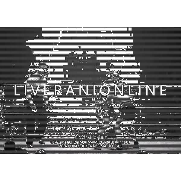 17-02-1974 INCONTRO DI BOXE BRUNO ARCARI-ANTONIO ORTIZ NELLA FOTO L\'INCONTRO DI BOXE TRA BRUNO ARCARI E ANTONIO ORTIZ AG ALDO LIVERANI SAS