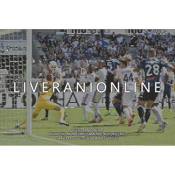 © TVRG Teun Koopmeiners (Atalanta) segna il gol dell\'1 a 0 su punizione ma l\'arbitro Andrea Colombo di Como annulla la rete dopo consulto con il VAR Atalanta vs Cremonese Bergamo 11-09-2022 Gewiss Stadium - Stadio Atleti Azzurri d\'Italia Campionato Serie A TIM - 6a giornata foto Roberto Garavaglia/ag. Aldo Liverani sas/AGENZIA ALDO LIVERANI SAS