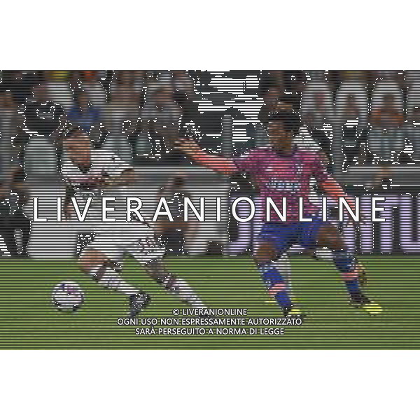 Torino 11.09.2022 Allianz Stadium © Manuela Viganti/Agenzia Aldo Liverani Juventus vs Salernitana Campionato Calcio Serie A TIM 2022/2023 6a giornata Nella foto: juan cuadrado e pasquale mazzocchi ©Viganti/AGENZIA ALDO LIVERANI SAS