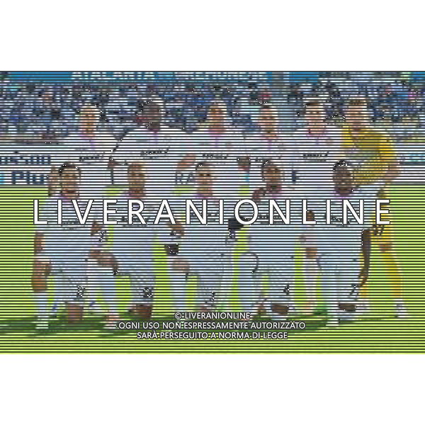 © TVRG la formazione della Crtemonese, in opiedi da SX Vlad Chiriches, Soualiho Meite\', Charles Pickel, Gonzalo Escalante, Luka Lochoshvili e Ionut Radu; in basso da SX Leonardo Sernicola, Cyriel Dessers, Emanuele Valeri, Emanuel Aiwu e David Okereke Atalanta vs Cremonese Bergamo 11-09-2022 Gewiss Stadium - Stadio Atleti Azzurri d\'Italia Campionato Serie A TIM - 6a giornata foto Roberto Garavaglia/ag. Aldo Liverani sas