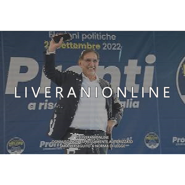 © TVRG Fratelli d\'Italia Giorgia Meloni nella foto Ignazio La Russa Milano 11-09-2022 Presentazione in piazza Duomo dei candidati di Fratelli d\'Italia alle prossime elezioni politiche, presente anche la leader Giorgia Meloni foto Roberto Garavaglia/ag. Aldo Liverani sas