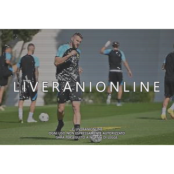 © TVRG Allenamento Inter nella foto Milan Skriniar (Inter) Appiano Gentile (CO) 12-09-2022 Centro sportivo Suning in memoria di Angelo Moratti Allenamento Inter in preparazione della gara contro il Viktoria Plzen valevole per la 2a giornata del gruppo C della fase a gironi della UEFA Champions League foto Roberto Garavaglia/ag. Aldo Liverani sas