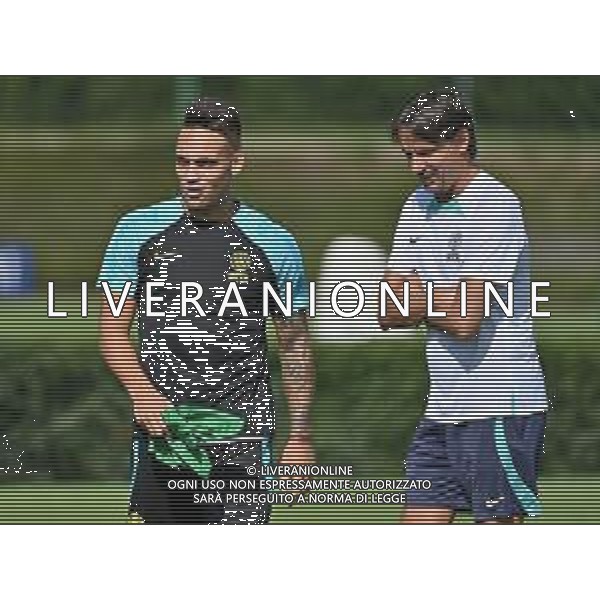 © TVRG Allenamento Inter nella foto Lautaro Martinez (Inter) e Simone Inzaghi allenatore Inter Appiano Gentile (CO) 12-09-2022 Centro sportivo Suning in memoria di Angelo Moratti Allenamento Inter in preparazione della gara contro il Viktoria Plzen valevole per la 2a giornata del gruppo C della fase a gironi della UEFA Champions League foto Roberto Garavaglia/ag. Aldo Liverani sas