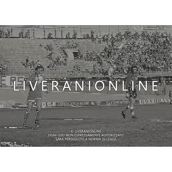 26-10-1980 VARESE-CAMPIONATO DI CALCIO SERIE B VARESE-CESENA-3-1 NELLA FOTO ANGELO RECCHI E MASSIMO MAUTI AG ALDO LIVERANI SAS