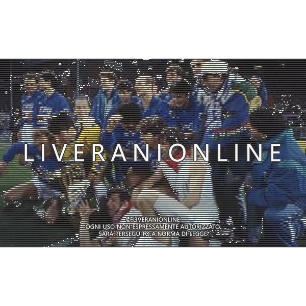 20-04-1994 GENOVA FINALE DI RITORNO COPPA ITALIA SAMPDORIA-ANCONA 6-1 NELLA FOTO ESULTANZA E FESTEGGIAMENTI A FINE GARA DEI GIOCATORI DELLA SAMPDORIA PER LA VITTORIA DEL TROFEO AG ALDO LIVERANI SAS