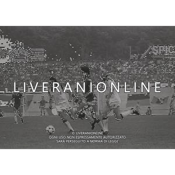21-09-1980 VARESE-CAMPIONATO DI CALCIO SERIE B VARESE-MILAN 0-0 NELLA FOTO FRANCO SALVADE\' E RUBEN BURIANI AG ALDO LIVERANI SAS