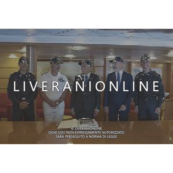 Il Presidente della Repubblica Sergio Mattarella con Enrico Vignola, Comandante di Nave Cavour,con Lorenzo Guerini, Ministro della difesa,con Enrico Credendino, Capo di Stato Maggiore della Marina Militare e con Aurelio De Carolis, Comandante in Capo della Squadra Navale (foto di Francesco Ammendola - Ufficio per la Stampa e la Comunicazione della Presidenza della Repubblica) ag aldo liverani sas