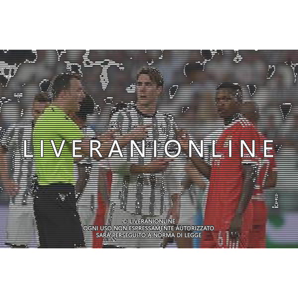 Torino 14.09.2022 Stadio Allianz Stadium © Manuela Viganti/Agenzia Aldo Liverani Juventus vs Benfica Champions League 2022/2023 Gruppo H Giornata 2 di 6 Nella foto: felix zwayer, dusan vlahovic e florentino luis /AGENZIA ALDO LIVERANI SAS