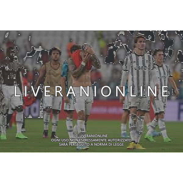 Torino 14.09.2022 Stadio Allianz Stadium © Manuela Viganti/Agenzia Aldo Liverani Juventus vs Benfica Champions League 2022/2023 Gruppo H Giornata 2 di 6 Nella foto: delusione leandro paredes e dusan vlahovic /AGENZIA ALDO LIVERANI SAS
