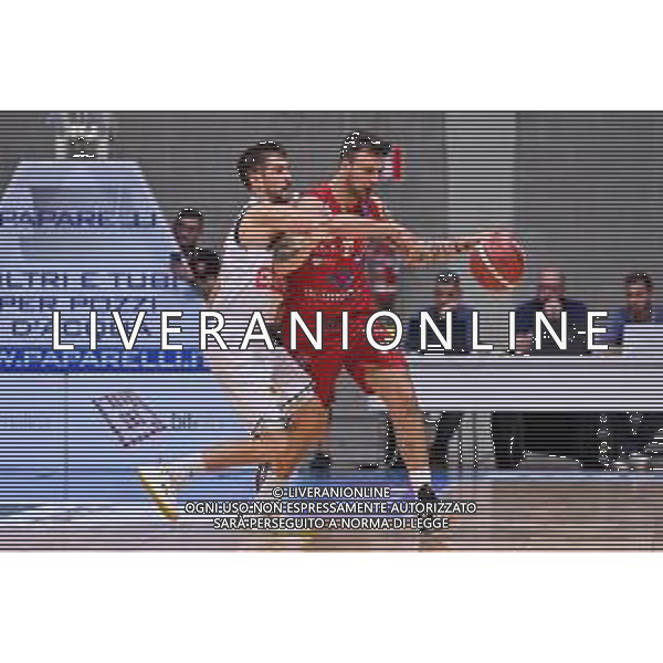 © TVRG Giovanni De Nicolao (Pallacanestro Varese) e Tommaso Baldasso (Olimpia Milano) EA7 Emporio Armani Milano vs Openjobmetis Varese Desio (MB) 15-09-2022 PalaDesio Lombardia Cup - amichevole precampionato foto Roberto Garavaglia/ag. Aldo Liverani sas/AGENZIA ALDO LIVERANI SAS