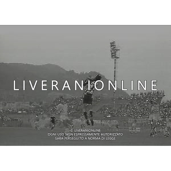 03-10-1982 COMO-CAMPIONATO DI CALCIO SERIE B COMO-CREMONESE 0-0 NELLA FOTO AZIONE DI GIOCO AG ALDO LIVERANI SAS
