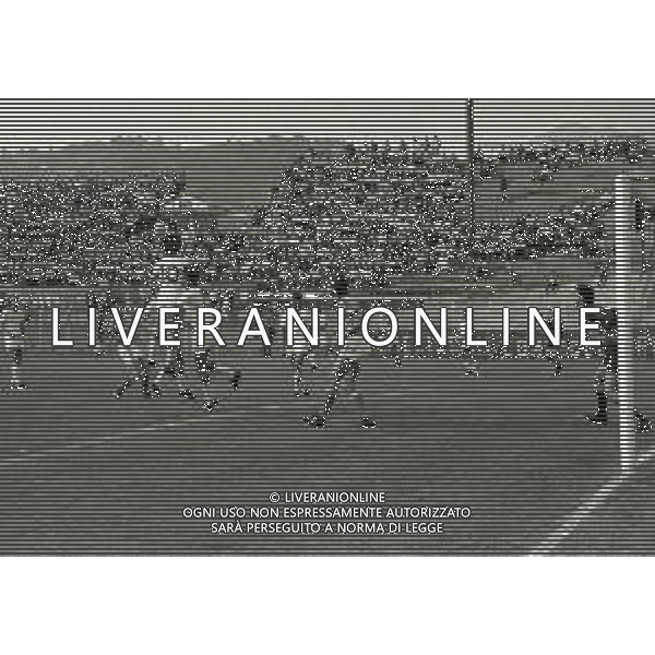 03-10-1982 COMO-CAMPIONATO DI CALCIO SERIE B COMO-CREMONESE 0-0 NELLA FOTO AZIONE DI GIOCO AG ALDO LIVERANI SAS