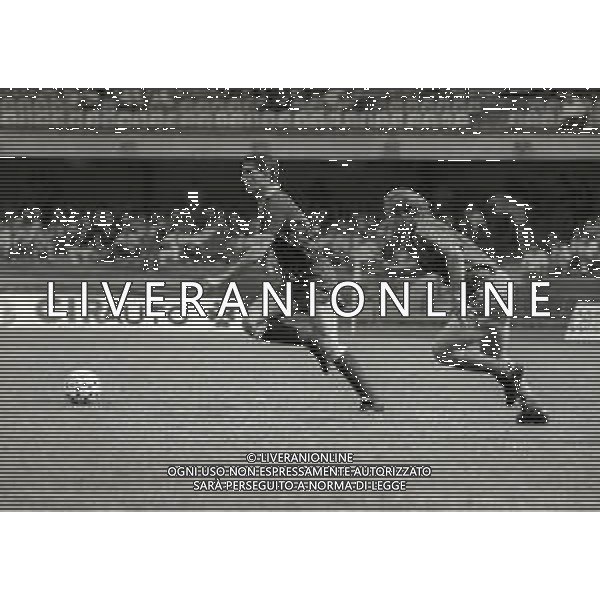 18-06-1989 VERONA CAMPIONATO DI CALCIO SERIE A VERONA-ROMA 0-0 NELLA FOTO DANIELE MASSARO E GIUSEPPE IACHINI AG ALDO LIVERANI SAS
